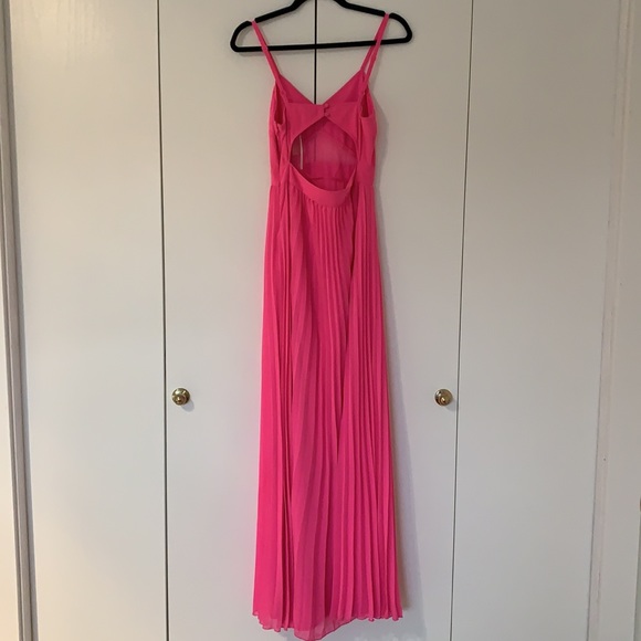 Hot pink pleated maxi - Picture 2 of 2